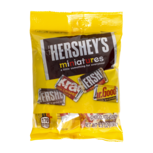 HERSHEY’S Assorted Flavors Mini Chocolate Bars, 136 g